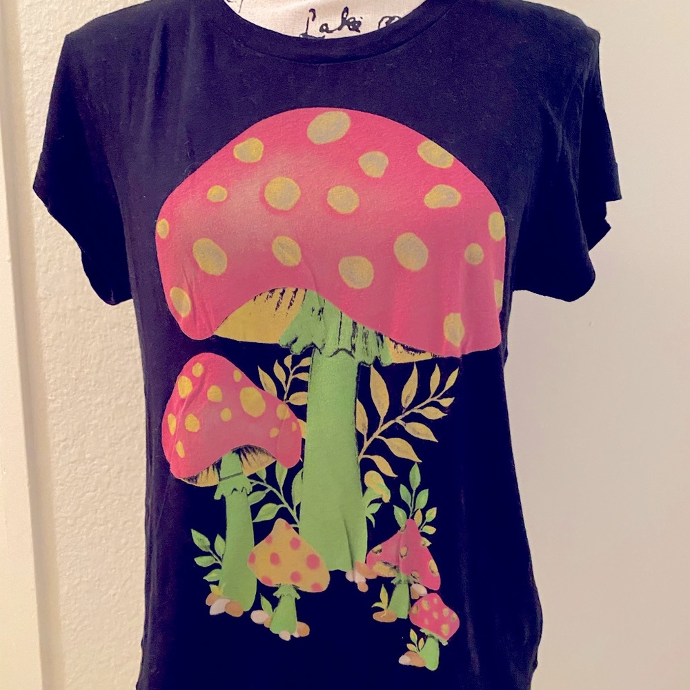🍄BNWOT Wildfox Mushroom T Shirt in Black 🍄